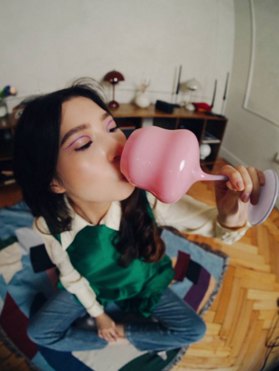 Editorial photo with a sculptural pink glass vase for the décor brand